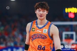 续完王哲林后上海男篮还有两个顶薪名额 下赛季顶薪最高为600万元